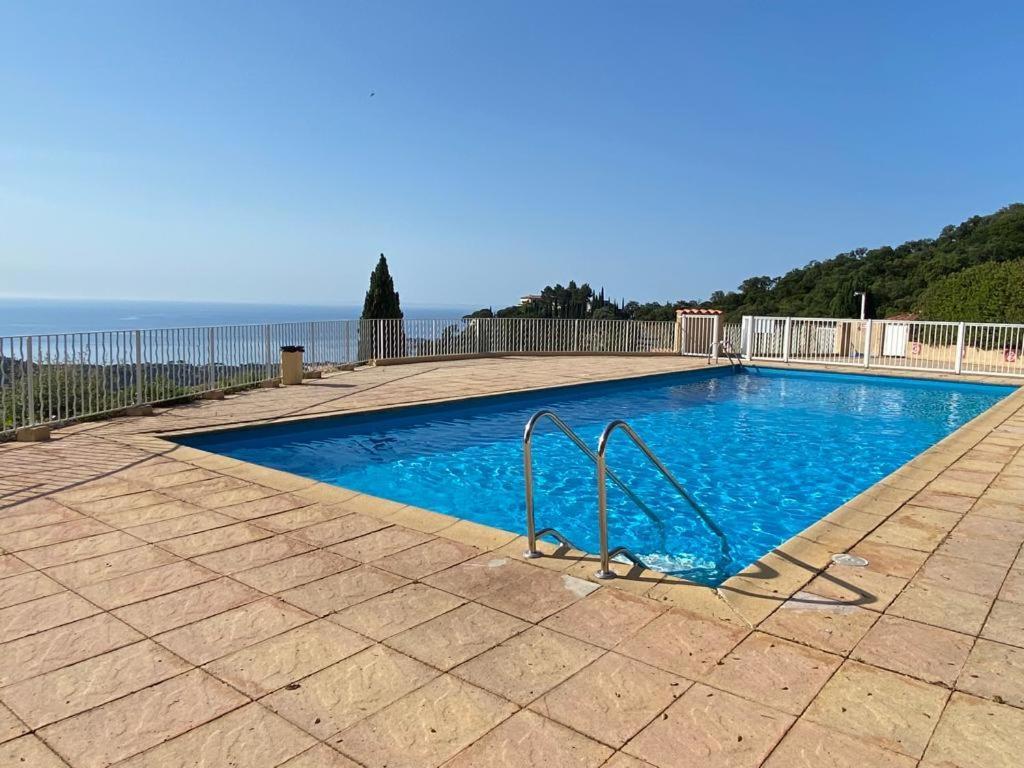 Location Vacance Vue Mer 4 A 6 Personnes กาวาแลร์-ซูร์-แมร์ ภายนอก รูปภาพ