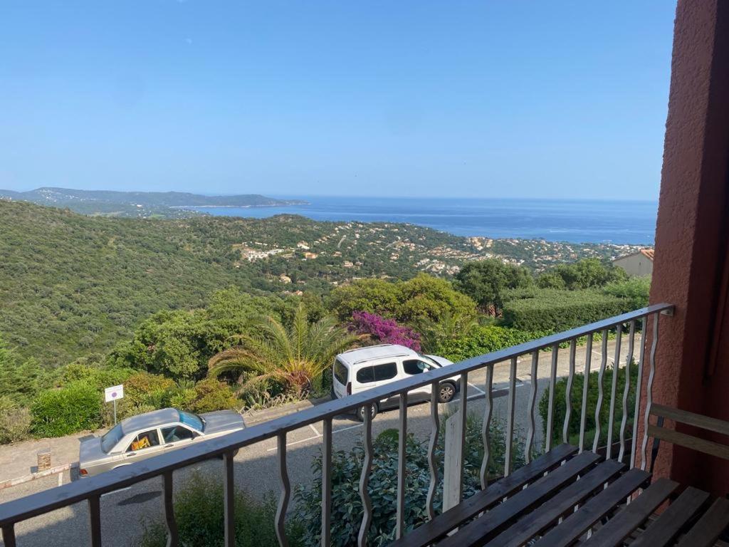 Location Vacance Vue Mer 4 A 6 Personnes กาวาแลร์-ซูร์-แมร์ ภายนอก รูปภาพ